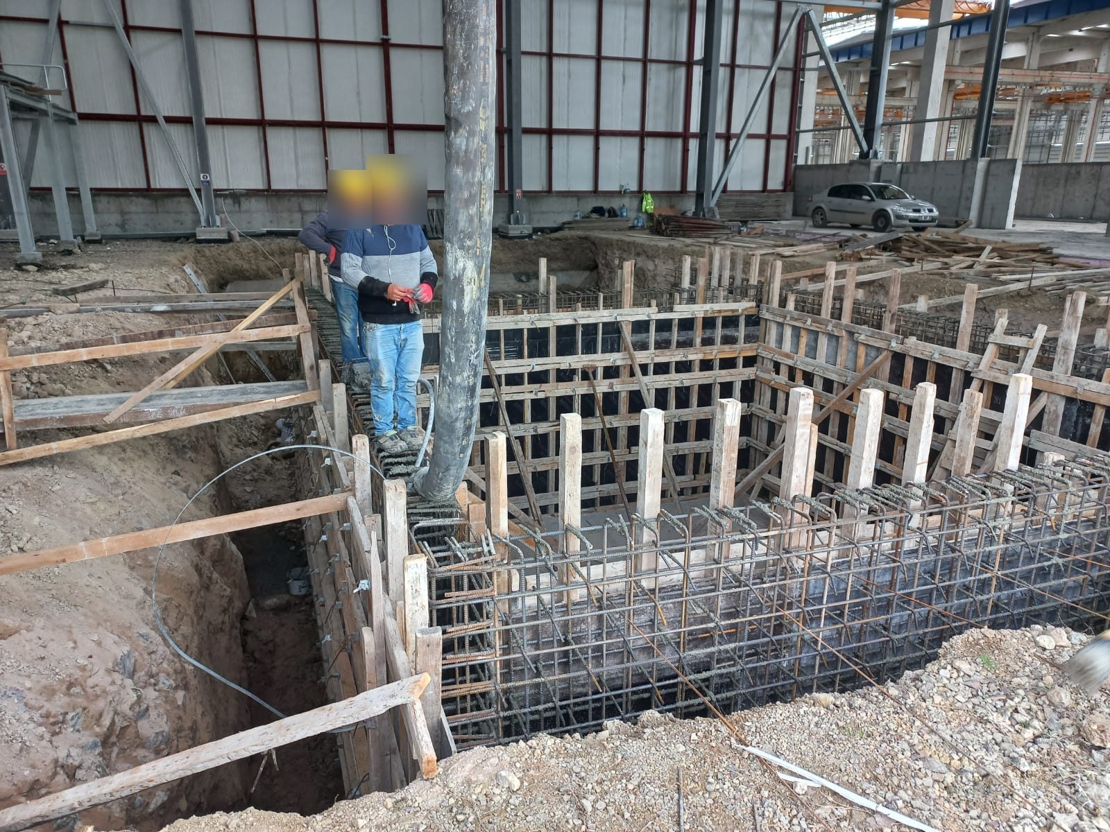 Mişa Galvaniz arıtma tesisi şantiyesi betonarme havuz donatı imalatı
