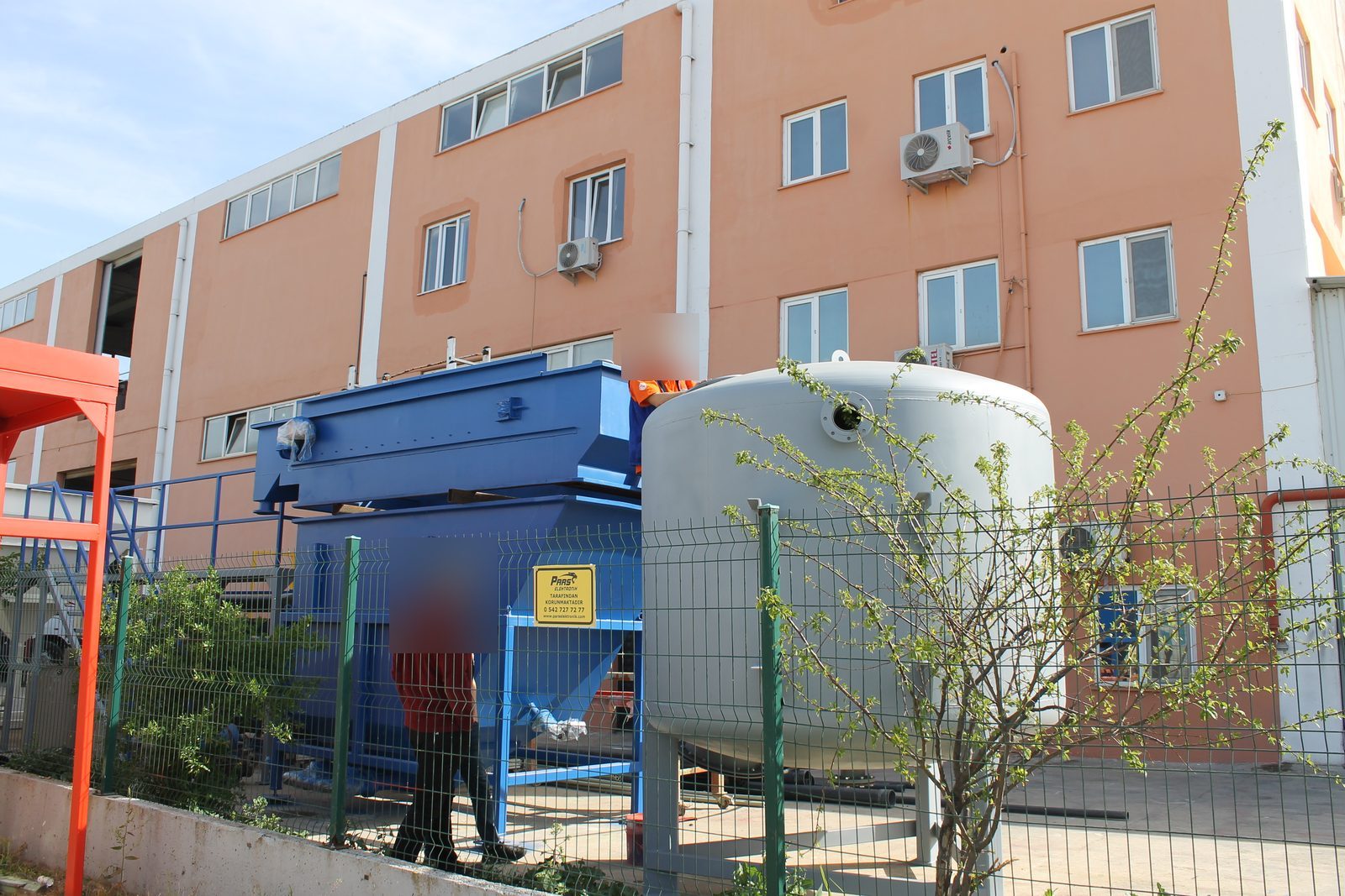 Şişecam İtalya tesisi için GESU imalatı DAF ünitesi ve basınçlı tank — sevkiyat öncesi, GESU fabrikası
